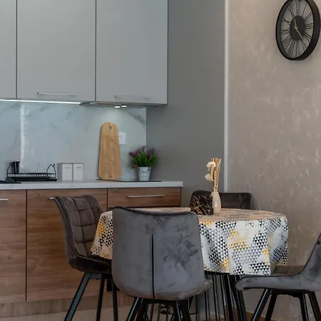 & Pino Mons 2 זלאטיבור