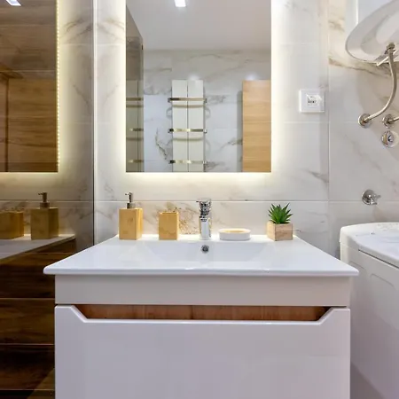 & Pino Mons 2 아파트 *