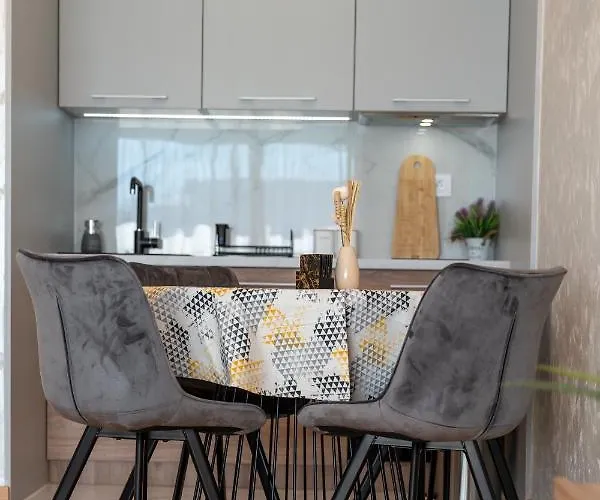 & Pino Mons 2 Lejlighed